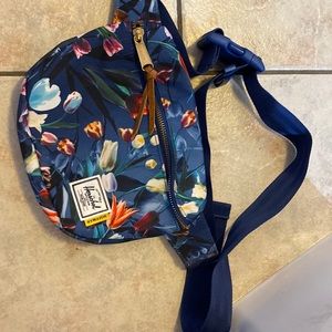 Nwot Hershel Fanny pack